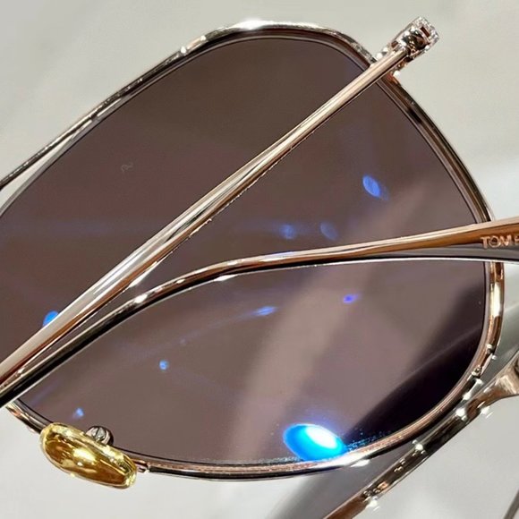 New sunglasses available for men and women